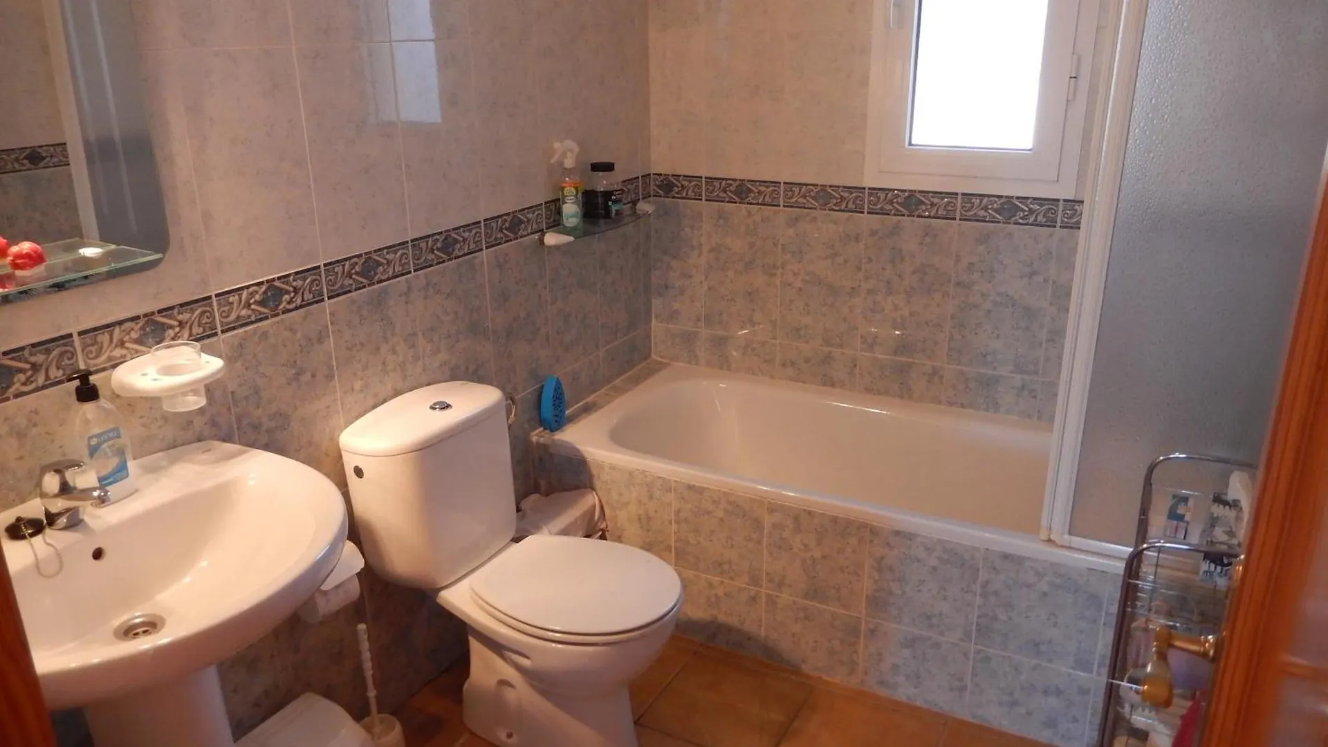 Mariposa Large 2 Bedroom Lake Views El Cerro 0*,  Spagna