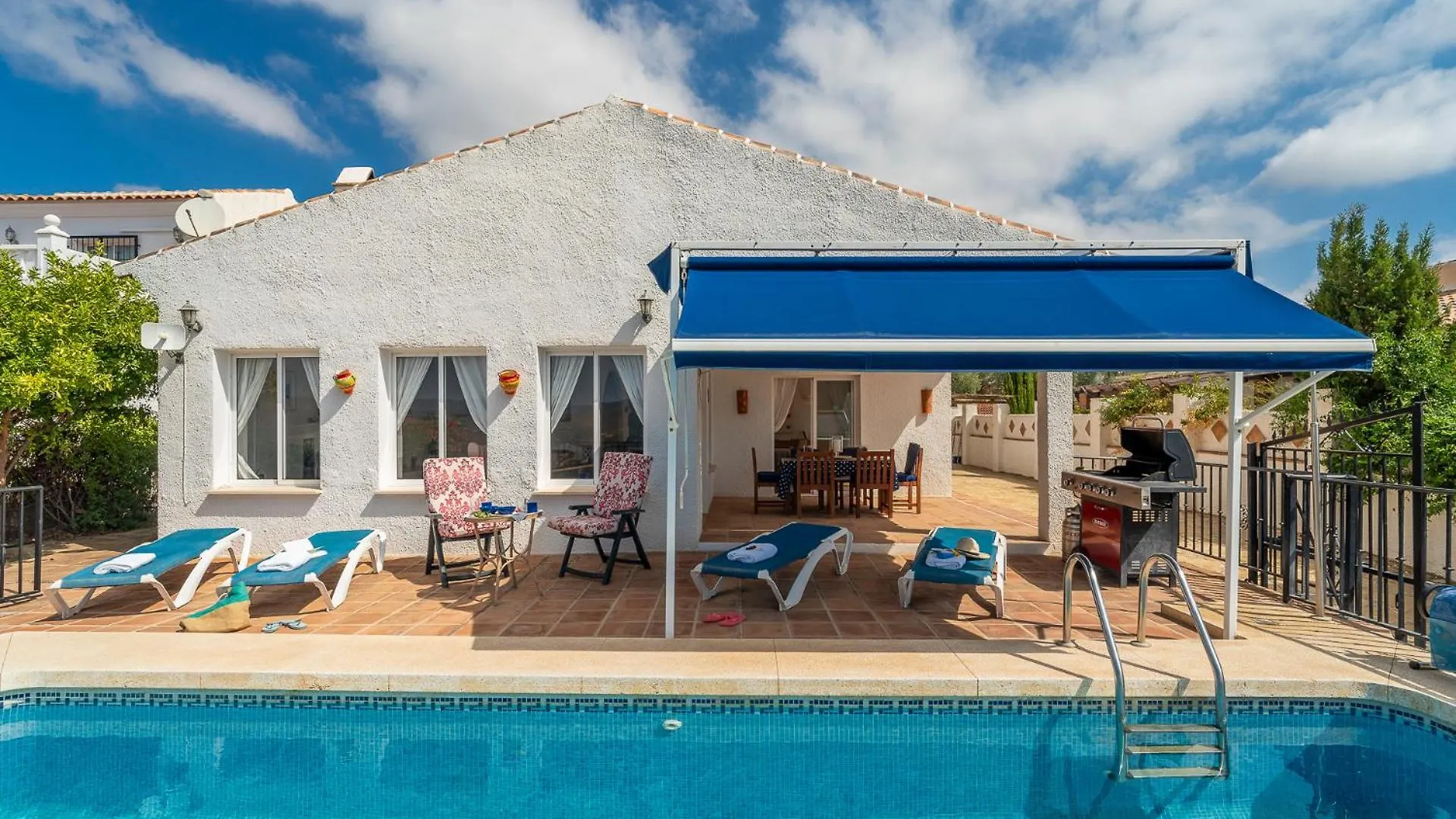 Villa Mariposa Large 2 Bedroom Lake Views El Cerro Spain