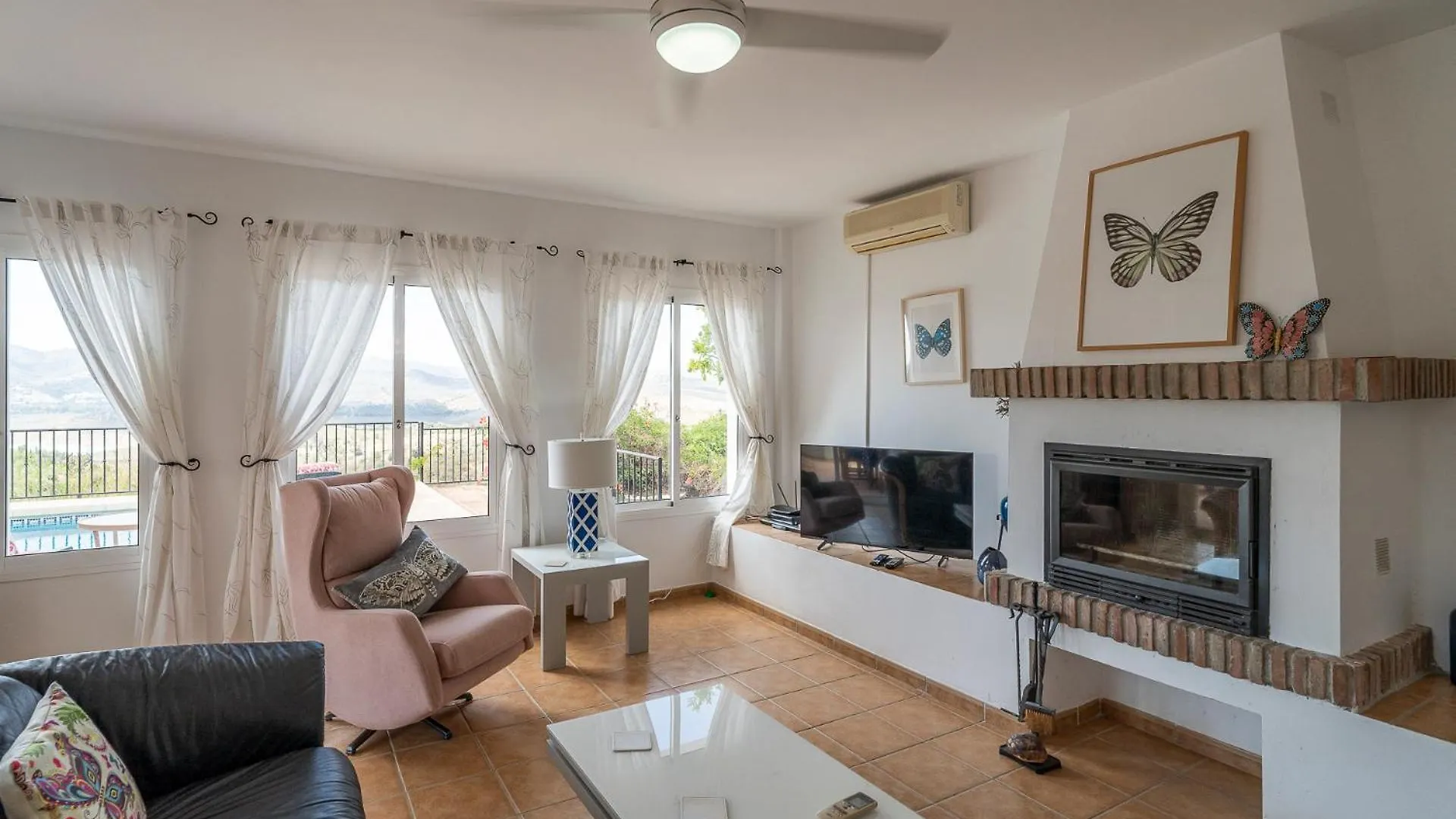 Villa Mariposa Large 2 Bedroom Lake Views El Cerro